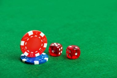 Live roulette table with multiple camera angles and side-panel market data